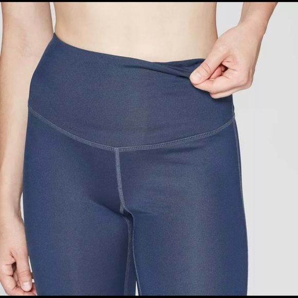 Champion C9 Women's High-Waisted Shine Leggings - Picture 3 of 11